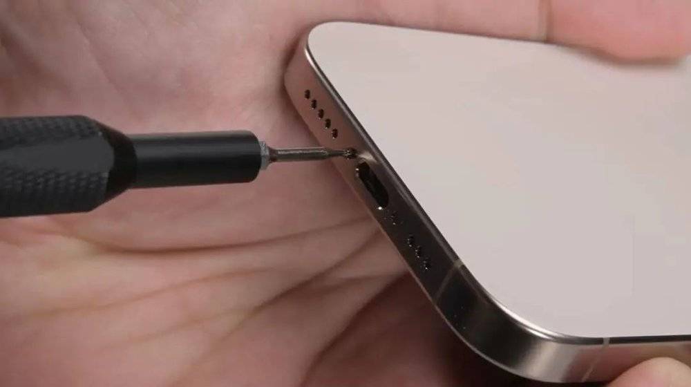 賭博:在被拆散的 iPhone 16 里,我发现了苹果藏在电池里的秘密