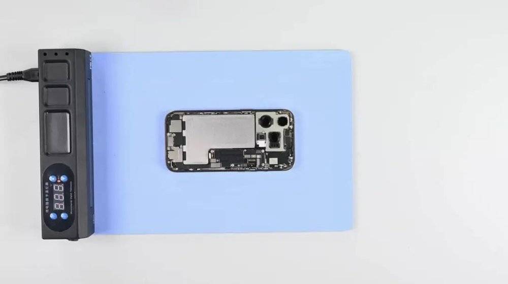 賭博:在被拆散的 iPhone 16 里,我发现了苹果藏在电池里的秘密